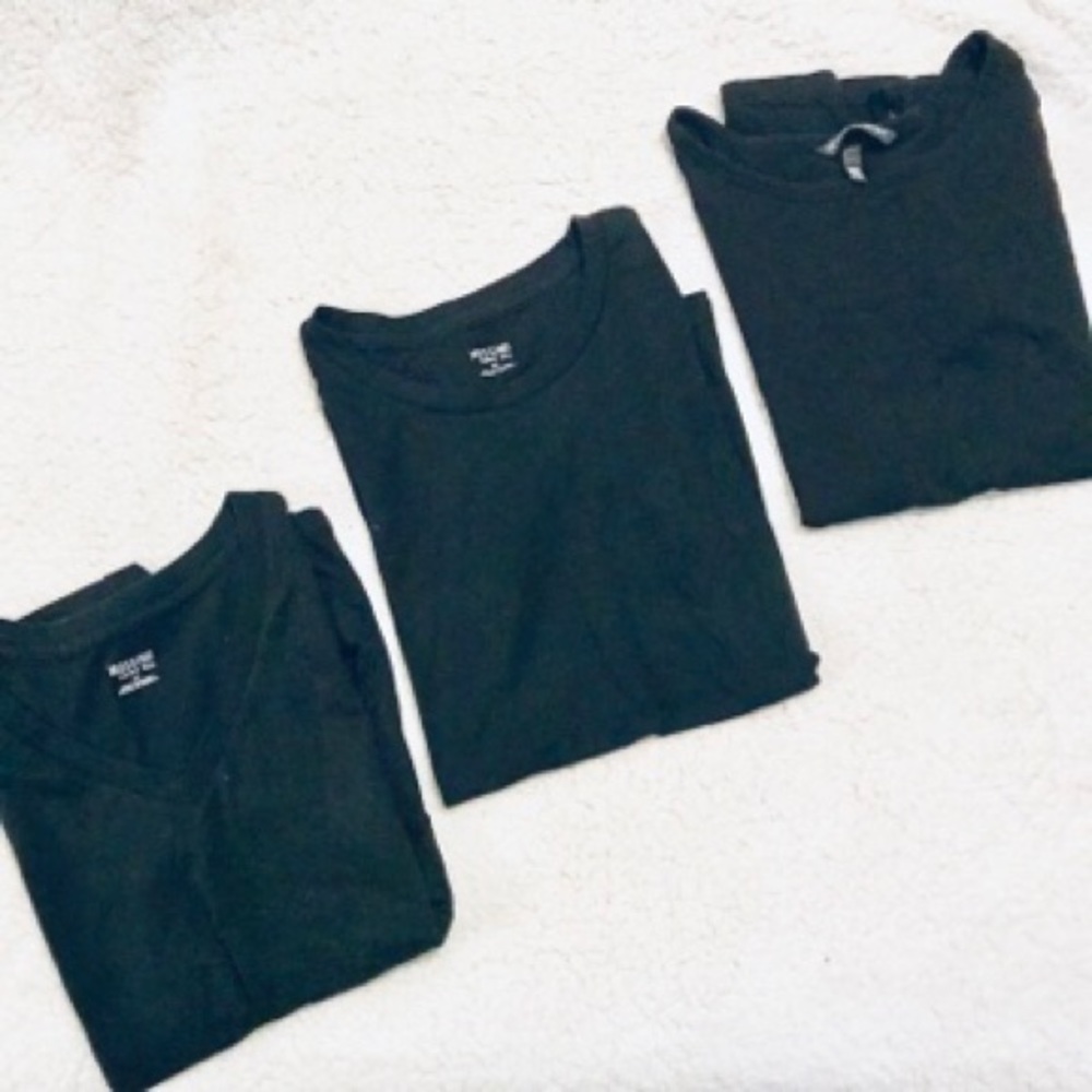 Closet Staple Black T-shirt Bundle - Picture 2 of 6